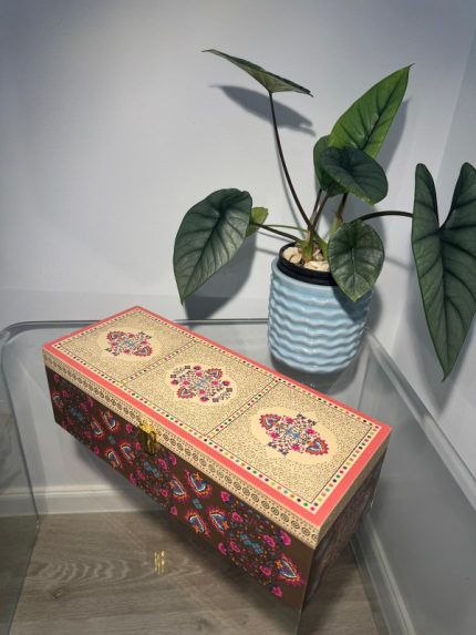 Beige rectangular 3-jar gift box with Persian mosaic panels in pink and teal, gold latch